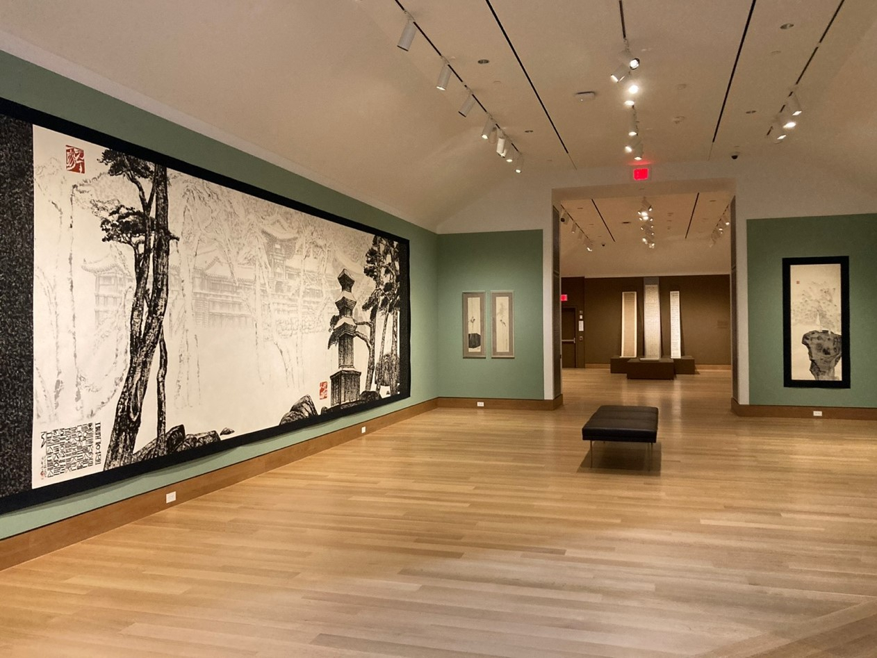 Park Dae-sung‘s works in the Hood Museum of Art at Dartmouth College, ahead of the opening of “Park Dae-sung: Ink Reimagined.” “Bulguksa Temple in Winter” is seen on the left wall. (Gana Foundation for Arts and Culture)