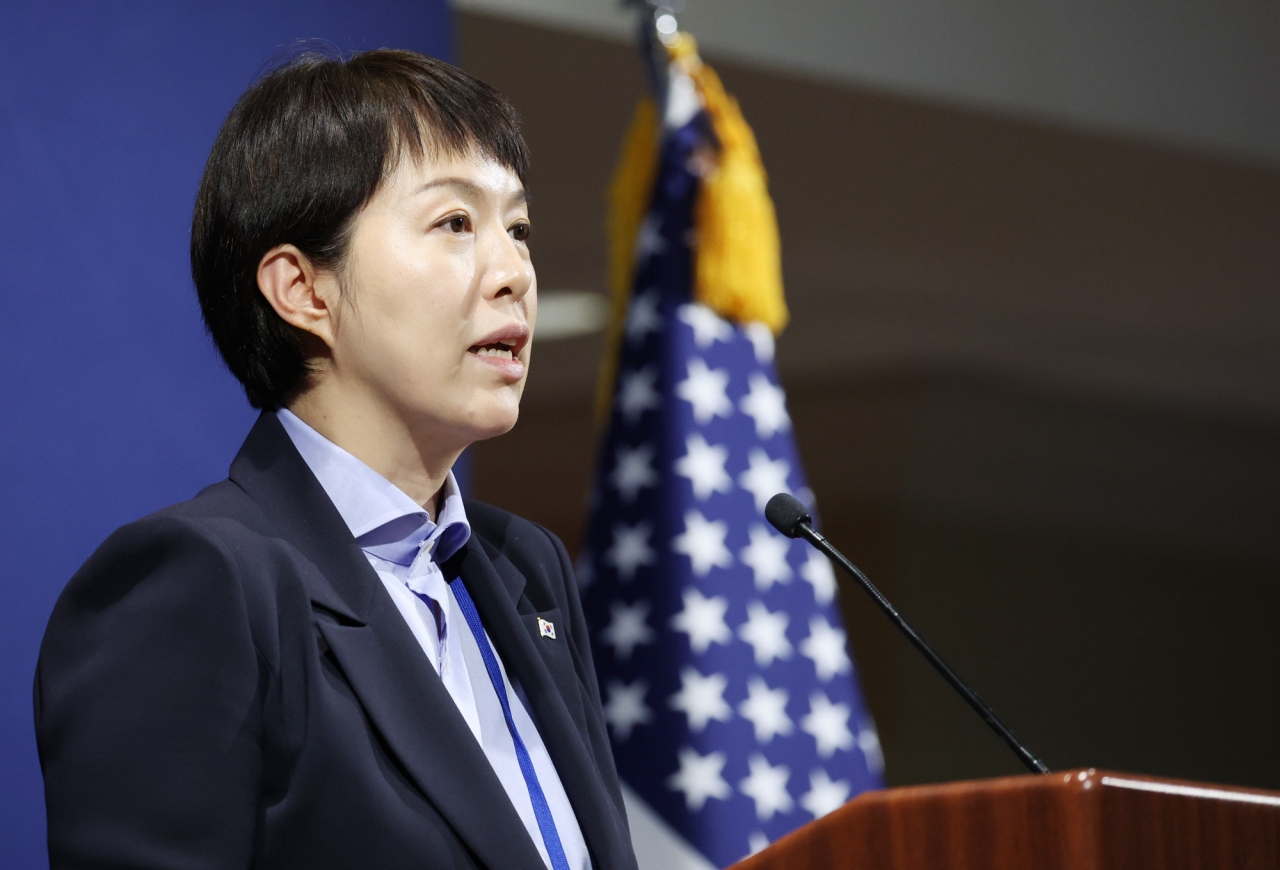 김은혜 대통령실 홍보수석이 22일(현지시간) 미국 뉴욕 쉐라톤 뉴욕 타임스퀘어호텔 내 프레스센터에서 현안 관련 브리핑을 하고 있다. [연합]