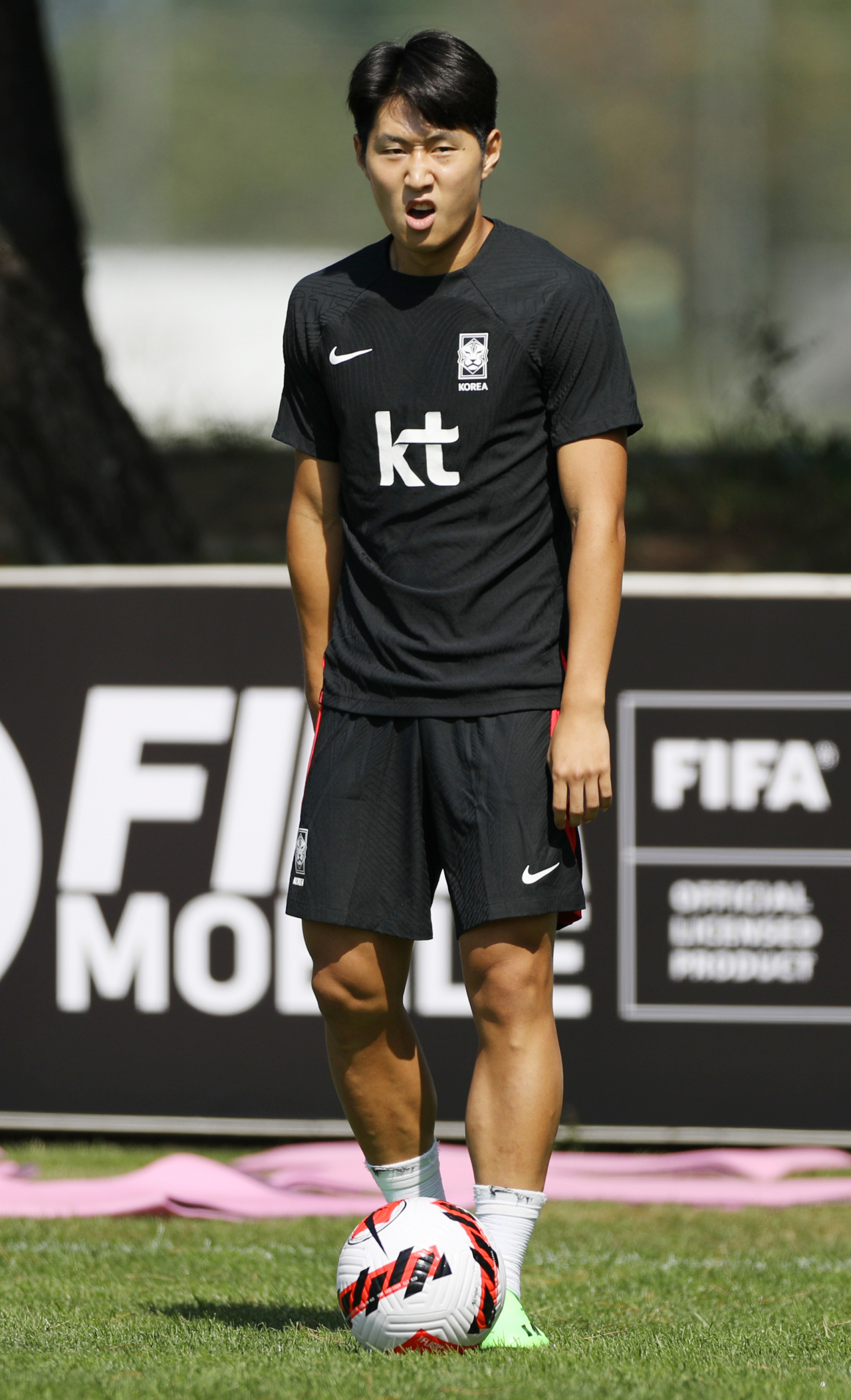 코스타리카와의 평가전을 하루 앞둔 22일 경기도 파주 NFC(국가대표트레이닝센터)에서 축구대표팀 이강인이 훈련을 하고 있다. [연합]