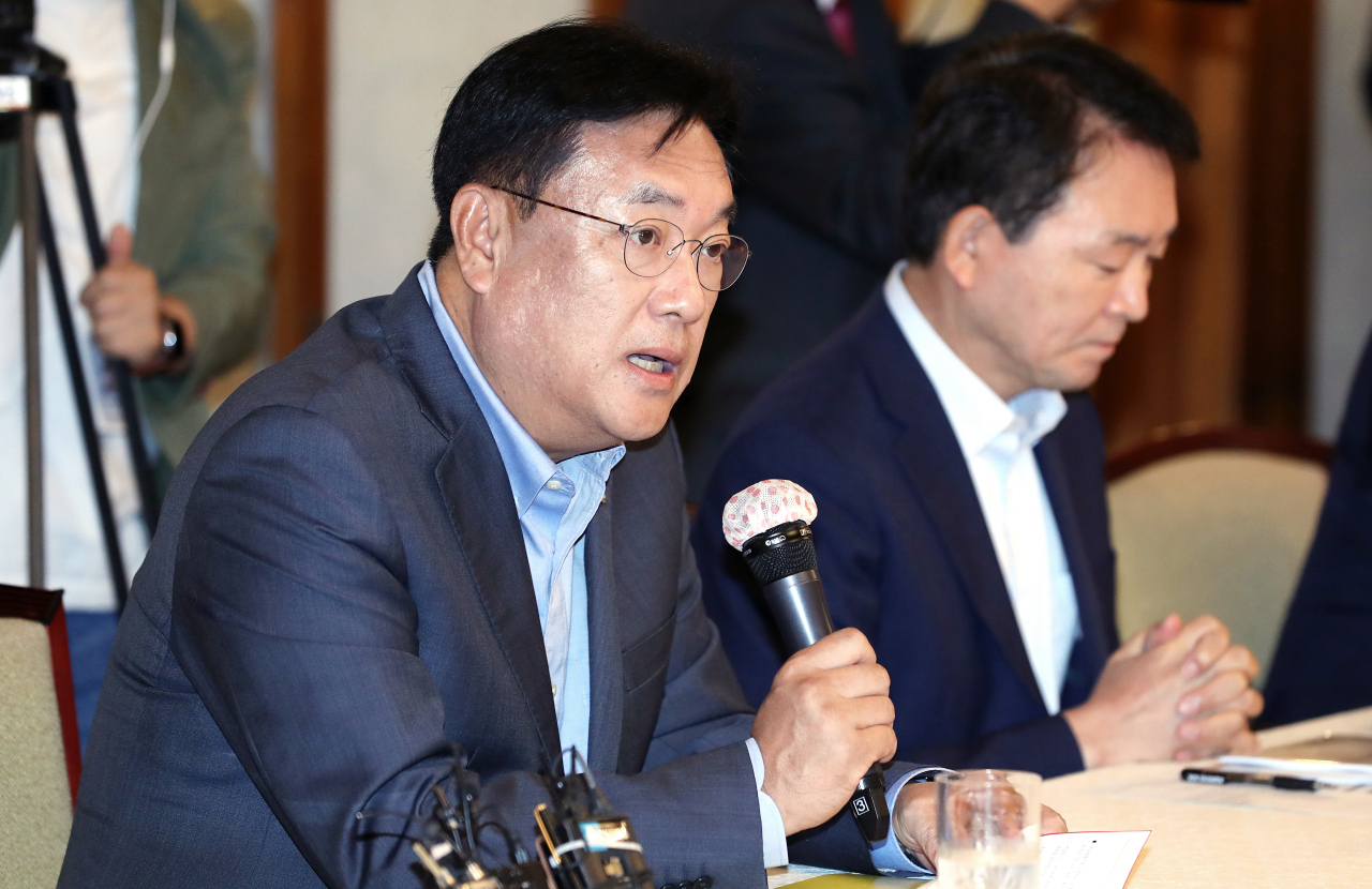 정진석 국민의힘 비상대책위원장이 25일 서울 종로구 총리공관에서 열린 제4차 고위당정협의회에서 발언하고 있다. [연합]