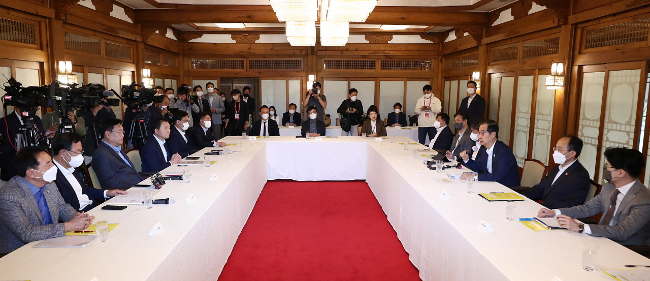 한덕수 국무총리가 25일 서울 종로구 총리공관에서 열린 제4차 고위당정협의회에서 발언하고 있다. [연합]