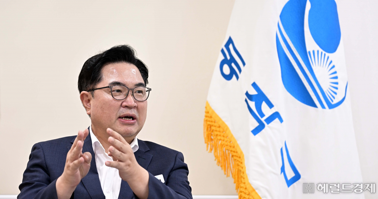 박일하 서울 동작구청장이 26일 헤럴드경제와 인터뷰에서 “10년 후 동작구는 명품도시가 될 것”이라고 포부를 밝히고 있다. 이상섭 기자