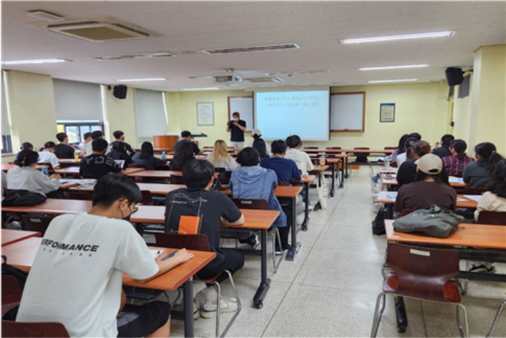 20일 남서울대학교에서 국민연금공단 이병석 노후준비 전문강사가 「노후준비서비스의 실제」를 주제로 강의하고 있다. [국민연금공단 제공]