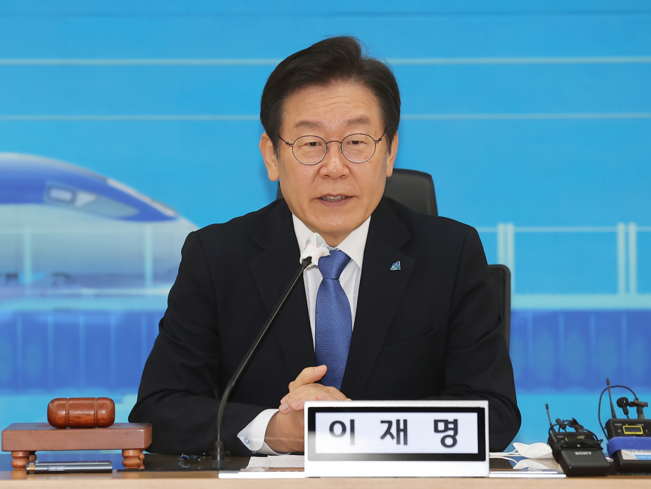 더불어민주당 이재명 대표가 26일 오전 경기도 수원시 경기도청 재난안전상황실에서 열린 현장 최고위원회의에서 모두발언을 하고 있다. [연합]