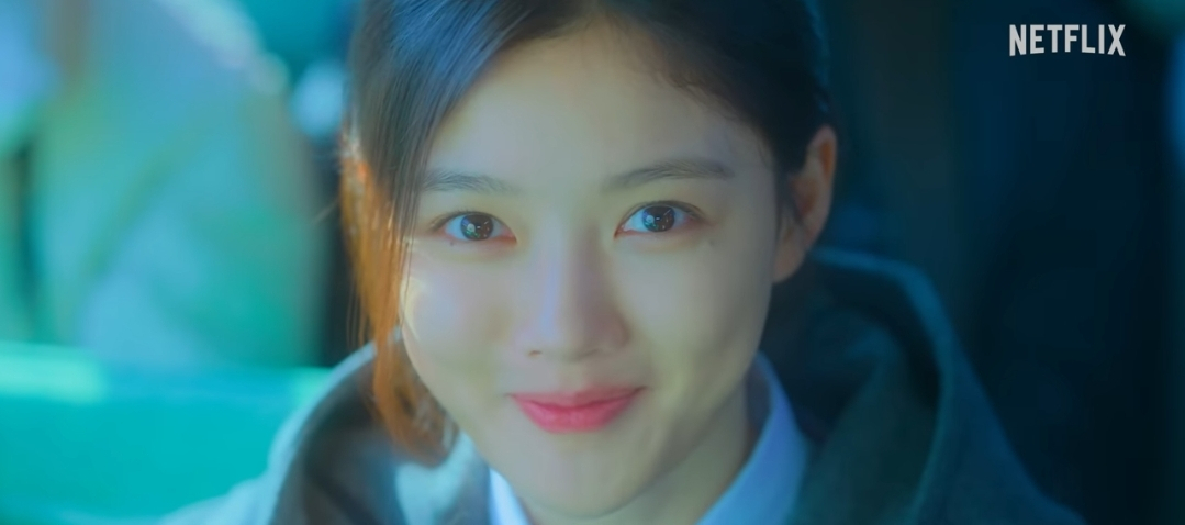 OTT 1일 이용권을 판매하던 '페이센스'가 지난 21일 넷플릭스에 이어 디즈니+ 이용권 판매도 중단한다. OTT 오리지널·독점 콘텐츠 경쟁이 격화되면서 비용 부담을 호소하는 소비자들을 공략한 서비스였으나 업계 반발에 부딪혔다. 사진은 넷플릭스 오리지널 콘텐츠 '20세기 소녀' 예고편. [넷플릭스 유튜브]