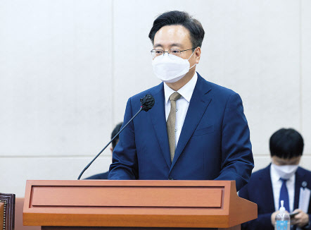 조규홍 보건복지부 장관 후보자가 27일 국회 보건복지위원회에서 열린 인사청문회에서 모두발언을 하고 있다. [연합]