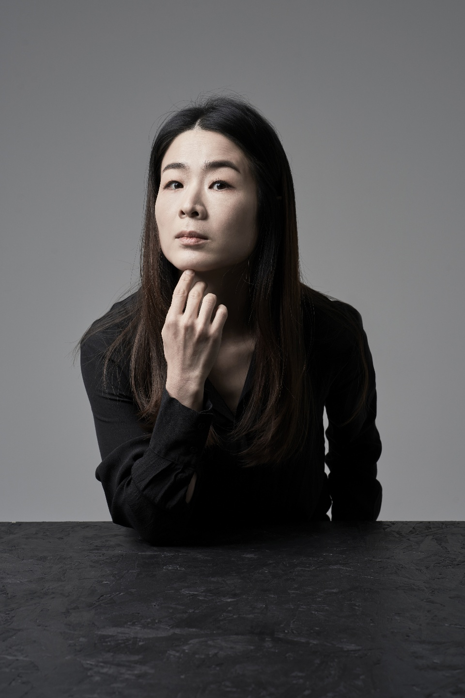 동시대가 요구하는 새로운 작창가인 이자람은 “‘옛날 것, 늙은 것, 오래된 것, 재미없는 것’이라는 명제와 싸워온 것이 판소리의 역사였다”며 “그 오랜 싸움에서 창극과 판소리는 이제 약간의 밸런스를 찾기 시작했다”고 말했다. [국립극장 제공]
