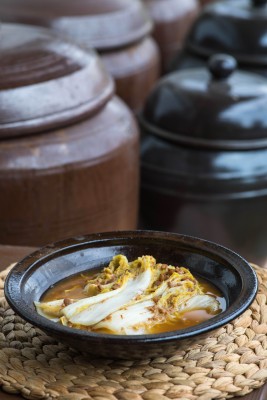 [Temple to Table] Food and medicine come from same source: Napa cabbage and green chili pepper