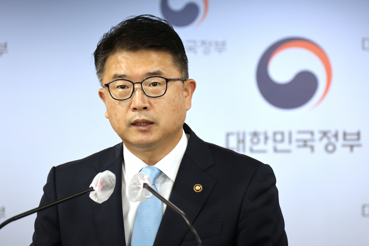 장상윤 교육부 차관이 지난 19일 정부서울청사 브리핑실에서 2022년 개정 교육과정 시안에 대한 국민의 주요 의견을 발표하고 있다. [연합]