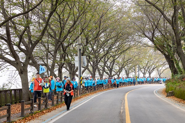 호남 유명사찰 '화엄문화제' 명상순례길 6km 걷기대회