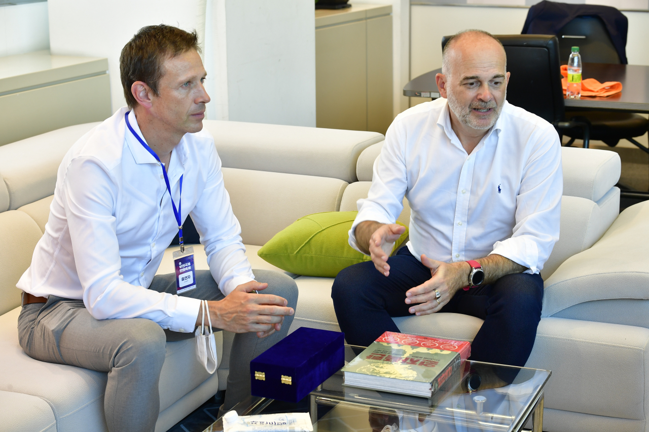 Authors Didier Alcante (left) and Laurent-Frederic Bollee talk about writing their graphic novel “Atomic Bomb” on Sept. 30. (Korea Manhwa Contents Agnecy)