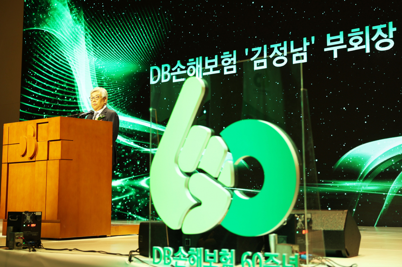 사진1(CEO기념사) : 지난 4일 서울 용산구 드래곤시티호텔 그랜드볼룸홀에서 열린 창립 60주년 기념행사를 맞아 김정남 부회장이 기념사를 하고있다.