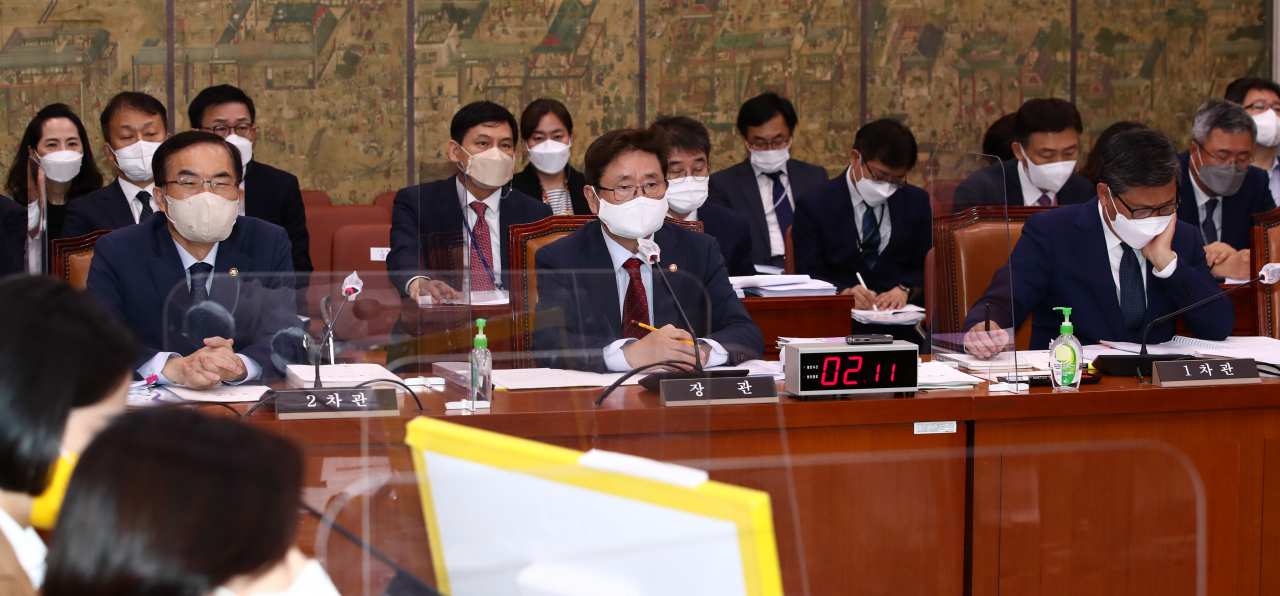 박보균 문화체육관광부 장관이 5일 서울 여의도 국회에서 열린 문화체육관광위원회의 문화체육관광부 국정감사에 출석해 있다. [이상섭 기자]