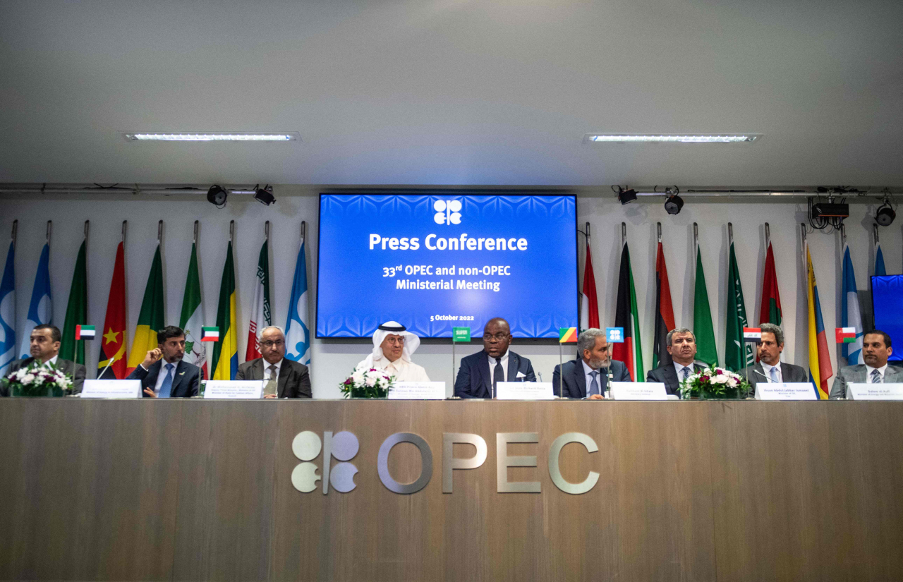 OPEC 국가 대표들이 5일(현지시간) 오스트리아 빈에서 제33차 OPEC+ 회의를 열고 있다. 2020년 3월 이후 첫 대면회의다. [AFP]