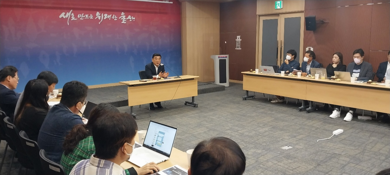 김두겸 울산시장이 취임 100일을 맞아 기자회견에 임하고 있다. 윤정희 기자