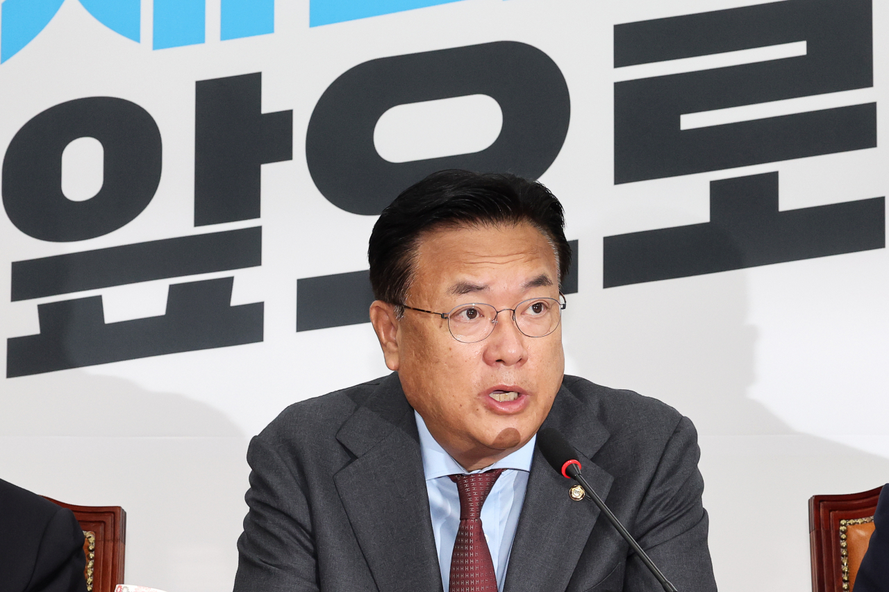 국민의힘 정진석 비대위원장이 6일 오전 국회에서 열린 비상대책위원회의에서 모두발언하고 있다. [연합]
