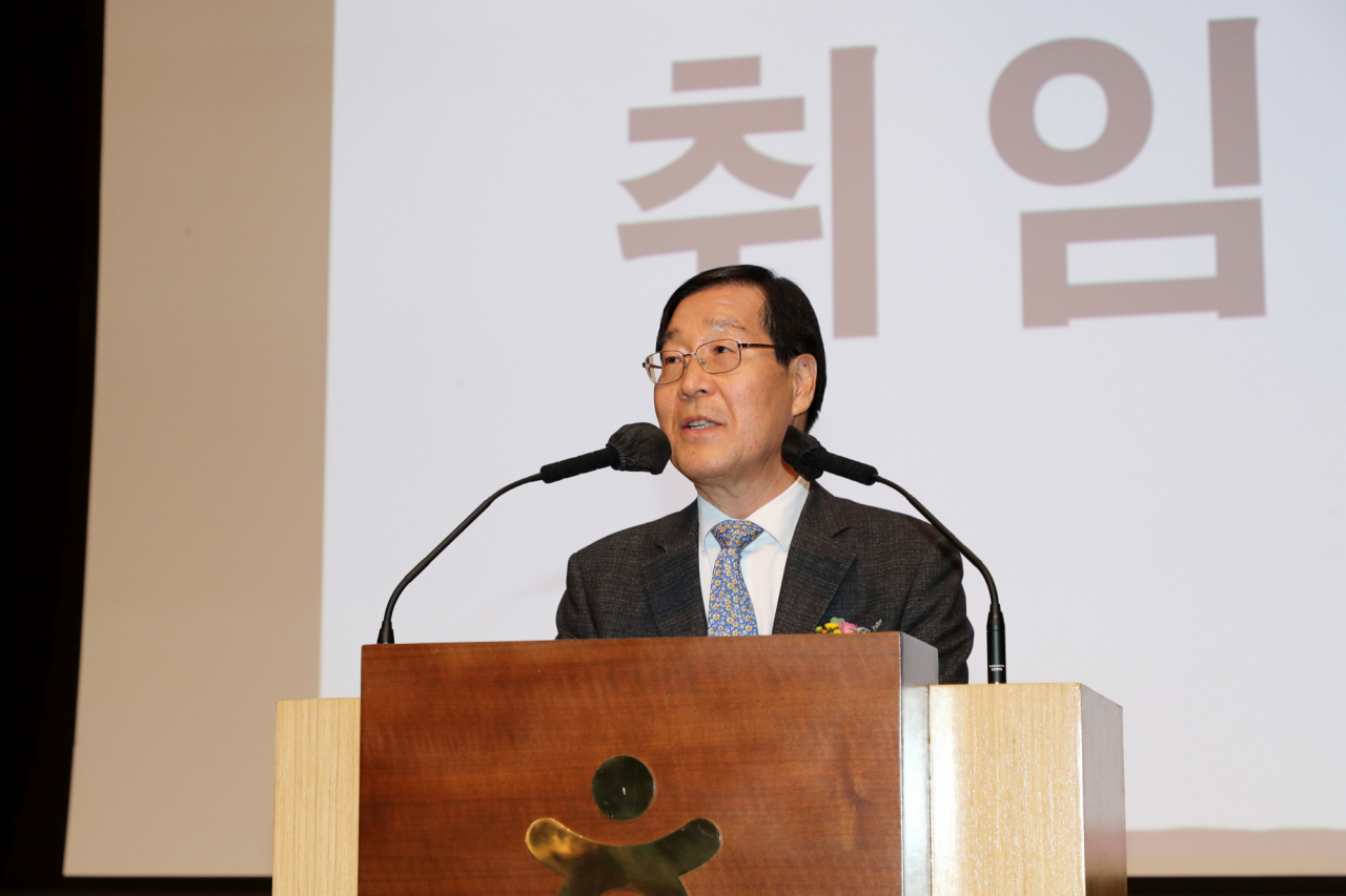 김장실 신임 한국관광공사 사장의 머쓱하면서도 매우 신속한 취임식