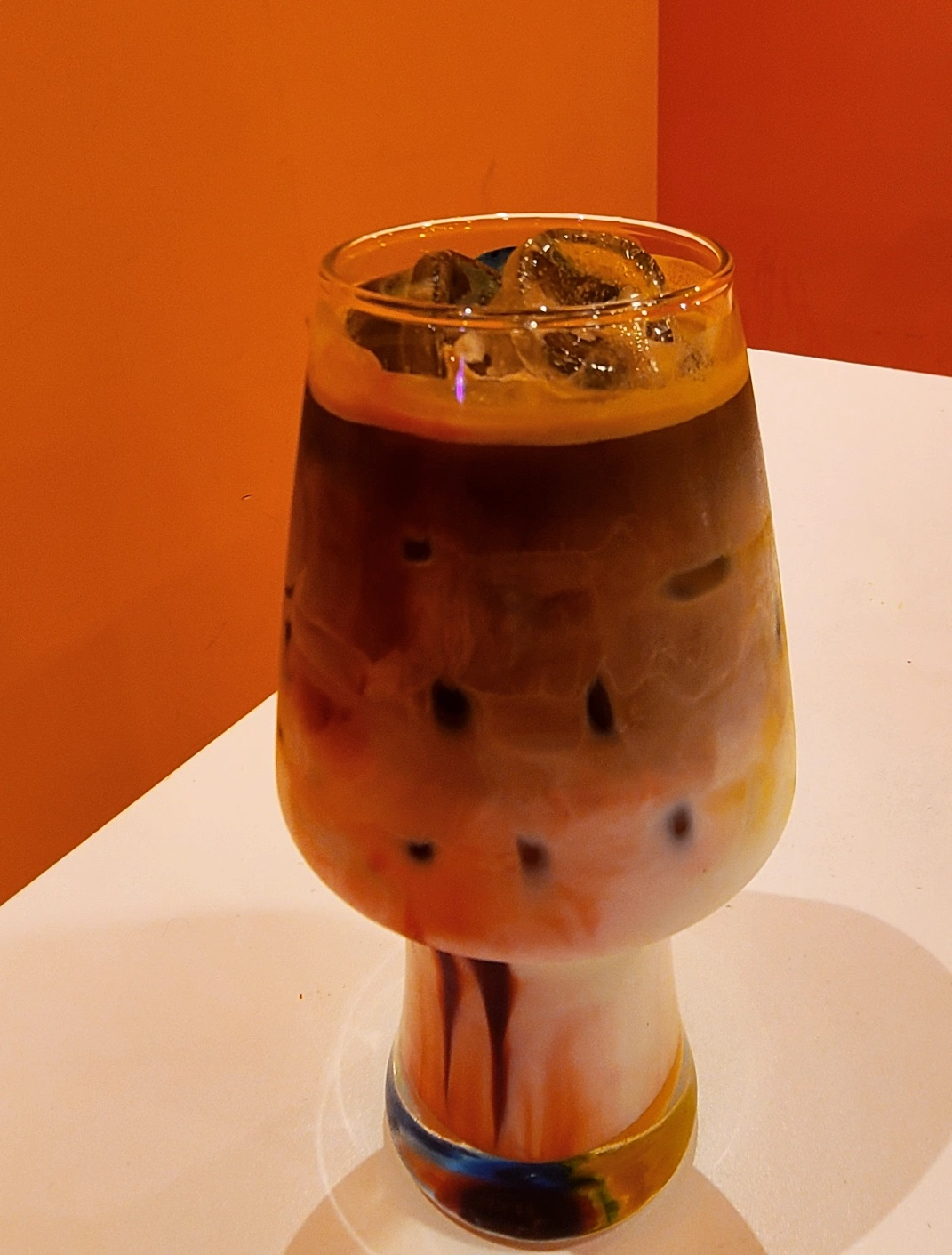 Get That Shot‘s iconic Rainbow Latte drink (Song Seung-hyun/The Korea Herald)
