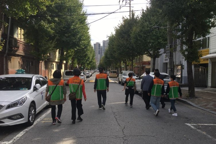 6일 진행된 청량리동 주민참여순찰 사진. [동대문구 제공]