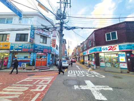 고강도 거리두기에도 뛰던 상가 가격…고금리·경기침체에 급강하 [부동산360]