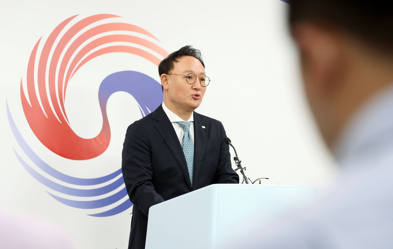 안상훈 대통령실 사회수석이 7일 오전 서울 용산 대통령실 청사 오픈라운지에서 여성가족부 폐지와 관련해 브리핑하고 있다. [연합]