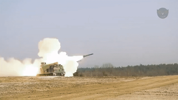 미국이 우크라이나에 제공한 고속기동포병로켓시스템(HIMARS·하이마스). [유튜브 'US Military' 채널 캡처]