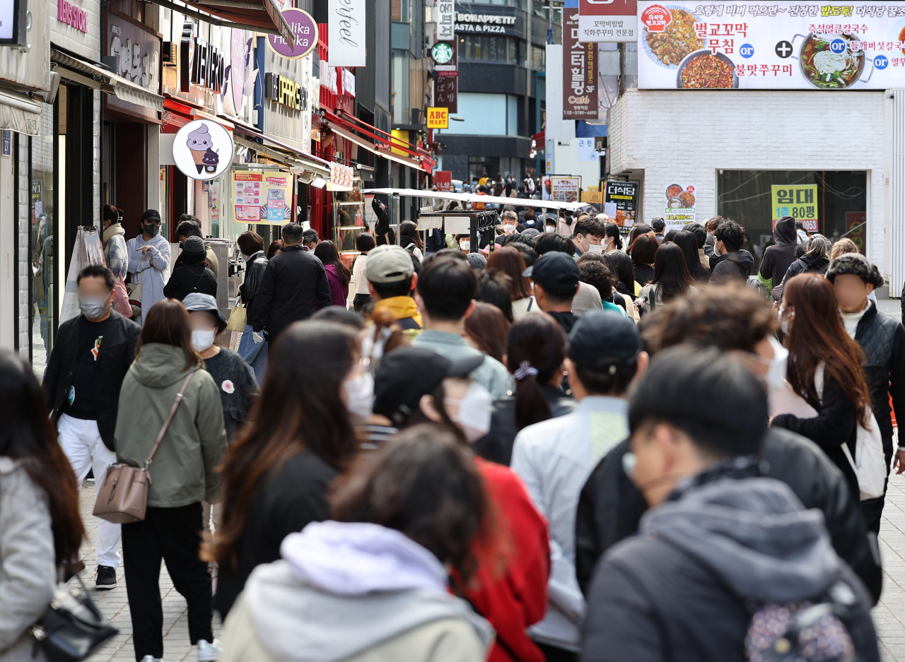 10일 서울 명동의 거리 모습.[연합]
