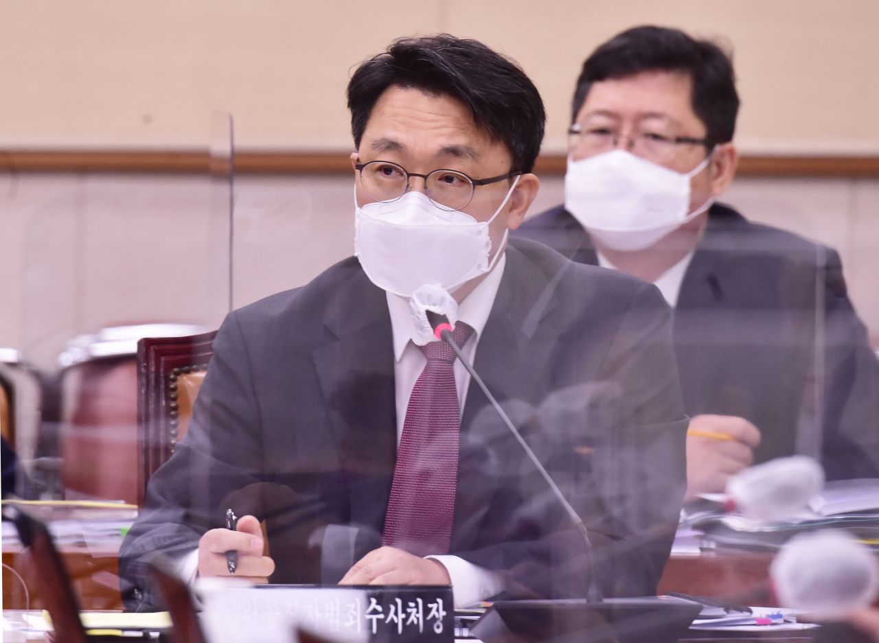 김진욱 공수처장이 지난 8월 29일 서울 여의도 국회 본관 406호에서 열린 국회 법제사법위원회 전체회의에 출석, 질의에 답변하고 있다. 이상섭 기자