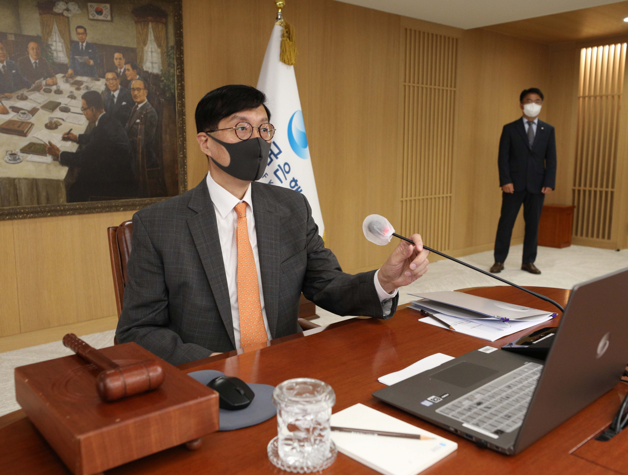 이창용 한국은행 총재가 12일 오전 서울 중구 한국은행에서 열린 금융통화위원회 정기회의를 주재하고 있다. [연합]