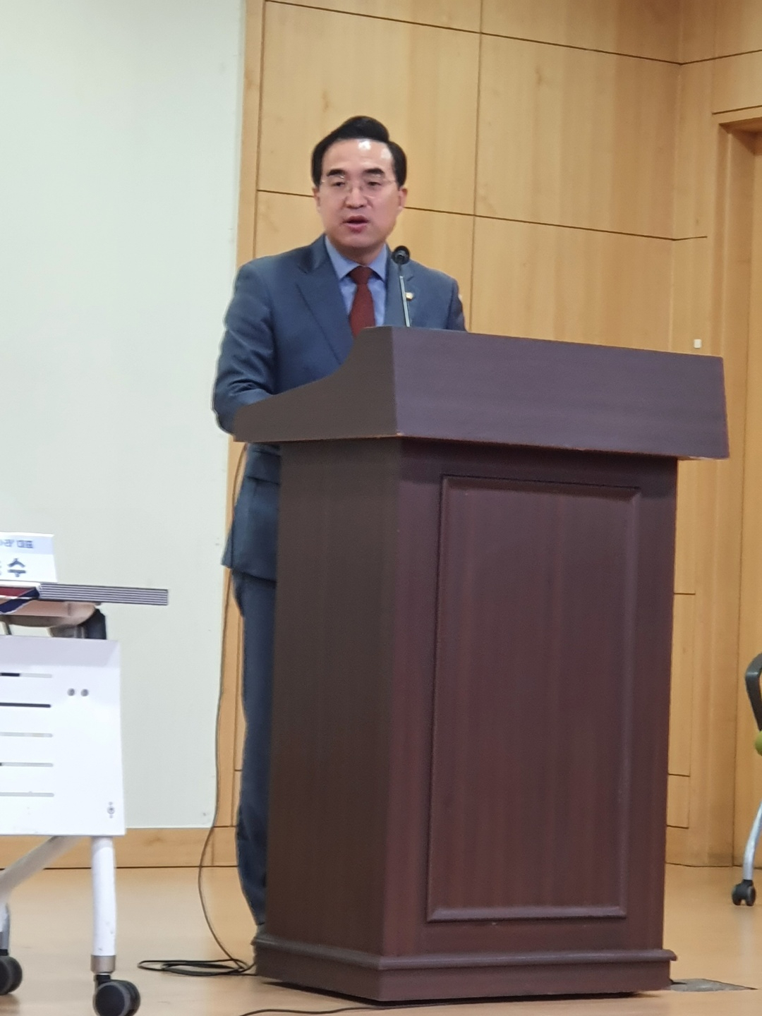 12일 오후 국회의원회관에서 열린 유신50년군사독재청산위원회(이하 청산위) 주최 유신청산 실천대회’에 참석한 박홍근 더불어민주당민주당 원내대표가 인사말을 하고 있다. [유신50년군사독재청산위원회 제공]