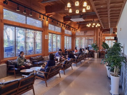 Hanok bakery, sound art and old photos take you back in time, space