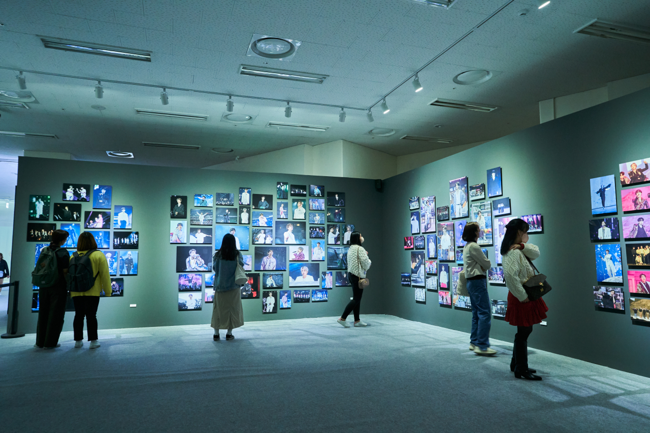 부산(10월 5일~)과 서울(9월 28일~)에서 동시에 열리고 있는 전시회(‘2022 BTS EXHIBITION : Proof’). [빅히트뮤직 제공]