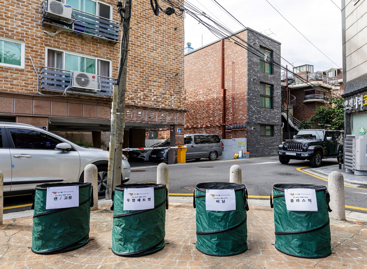 주택가 아파트 재활용분리수거함 이동 사업. [강서구 제공]