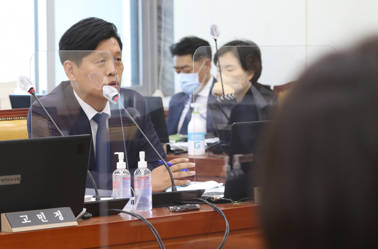 조승래 국회 과방위 더불어민주당 간사가 지난 11일 서울 여의도 국회에서 열린 과학기술정보방송통신회의 정보통신산업진흥원, (부설)소프트웨어정책연구소, 한국인터넷진흥원, 한국방송통신전파진흥원, 한국지능정보사회진흥원, 한국데이터산업진흥원에 대한 국정감사에서 발언하고 있다. [연합]