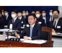 이철우 경북지사가 17일 경북도청에서 열린 국정감사에서 질의에 답하고 있다.[연합]