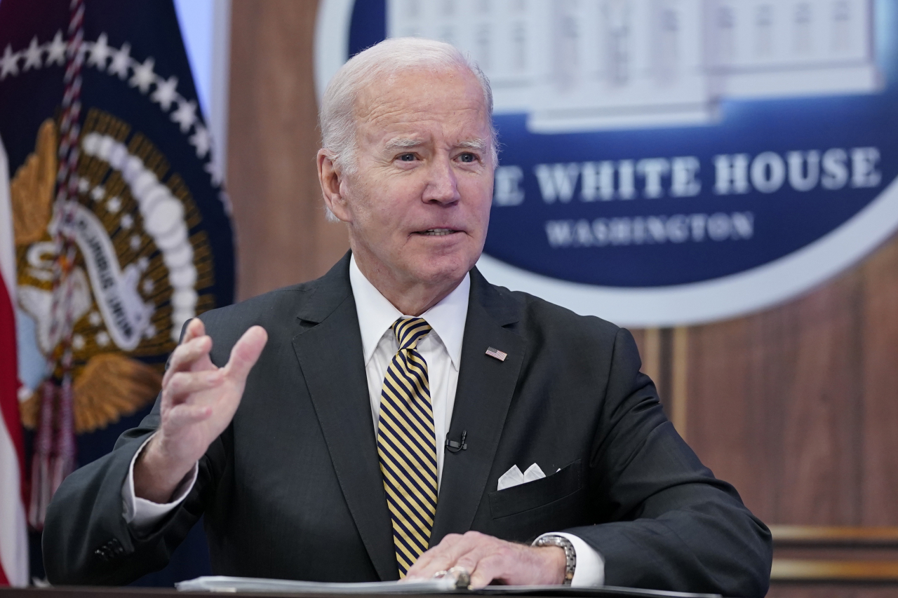 조 바이든 미 대통령이 19일(현지시간) 백악관 워싱턴 아이젠하워 행정동에서 인프라법안에 대해 설명하고 있다. [AP]