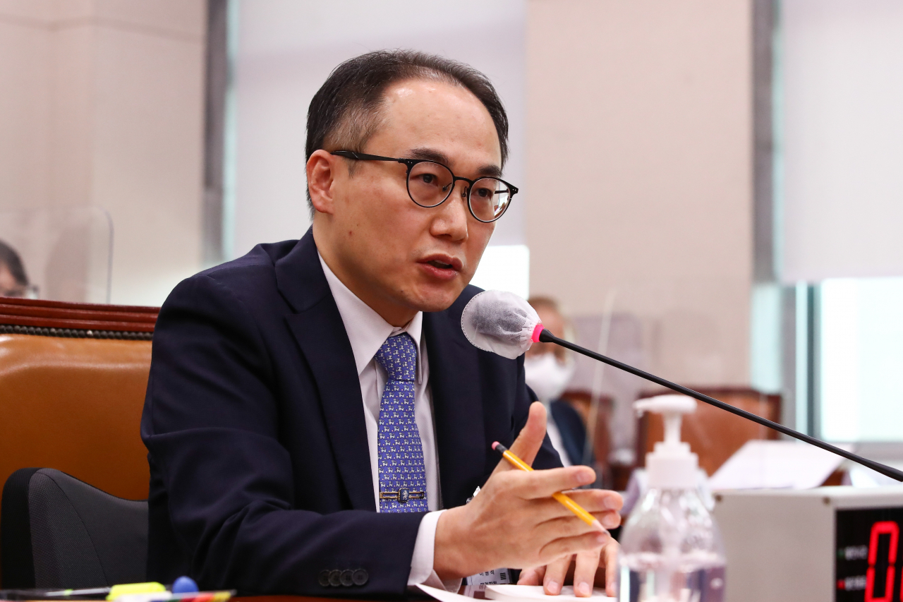 이원석 검찰총장이 20일 국회 법제사법위원회에서 열린 대검찰청 국정감사에서 의원 질의에 답변하고 있다. [연합]