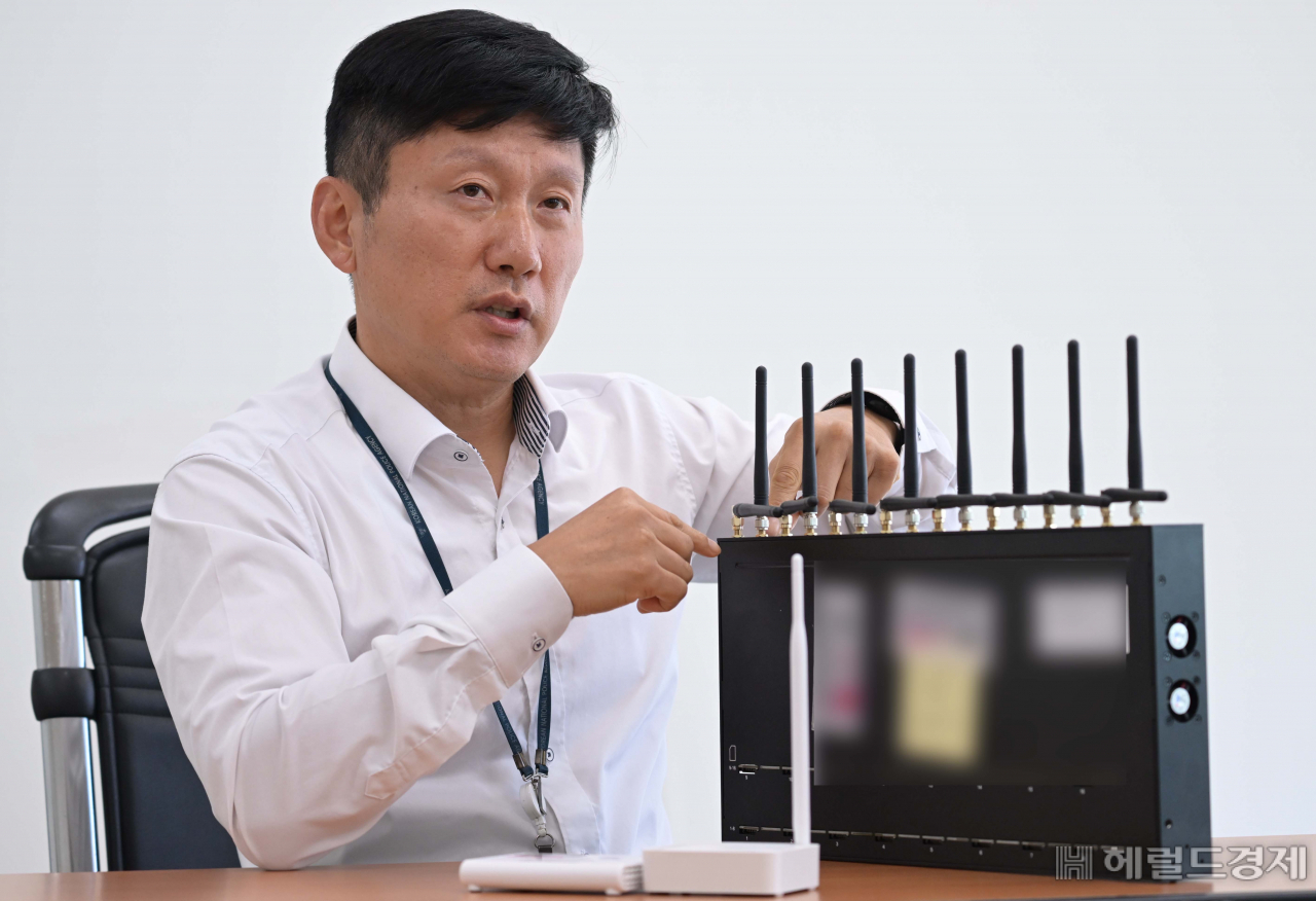 박범호 서울 영등포경찰서 수사2과 전화금융사기전담팀장이 제77주년 경찰의 날을 이틀 앞둔 지난 19일 영등포서에서 헤럴드경제와 인터뷰를 하고 있다. 이상섭 기자