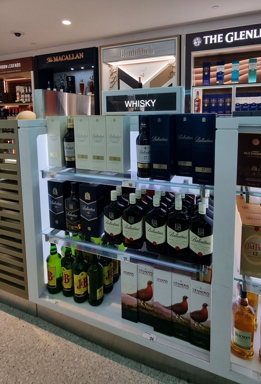 'is Duty Free' 미국 뉴욕공항 제1터미널점. [헤럴드경제&hellip;DB]