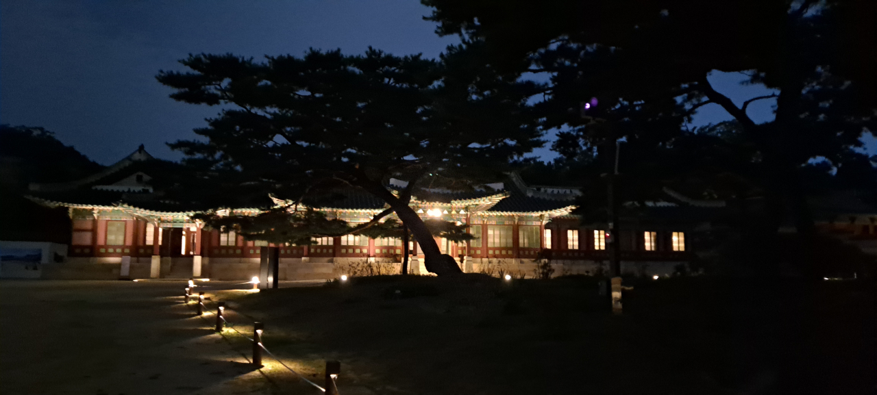 Huijeongdang at Changdeokgung (CHA)