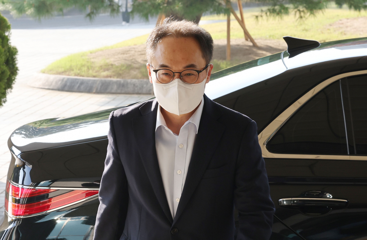 이원석 검찰총장이 21일 오전 서울 서초구 대검찰청으로 출근하고 있다. [연합]
