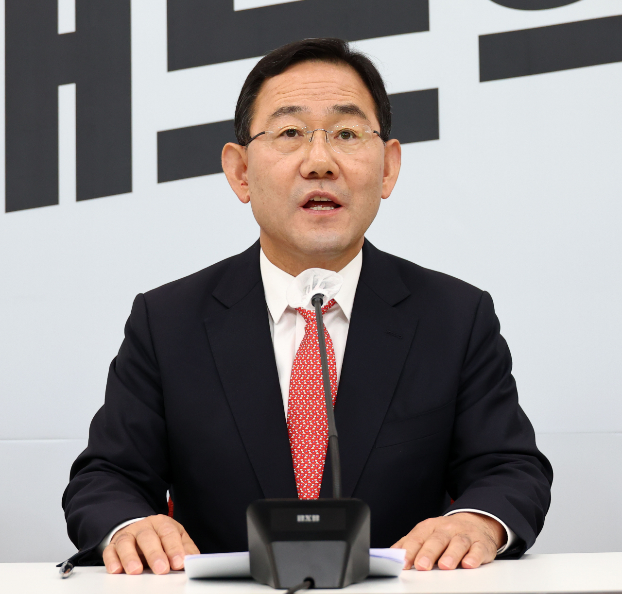 국민의힘 주호영 원내대표가 21일 국회에서 긴급 기자간담회를 열고 있다. 주 원내대표는 이날 더불어민주당 이재명 대표의 '대장동 특검' 제안에 대해 거부 의사를 밝혔다. [연합]