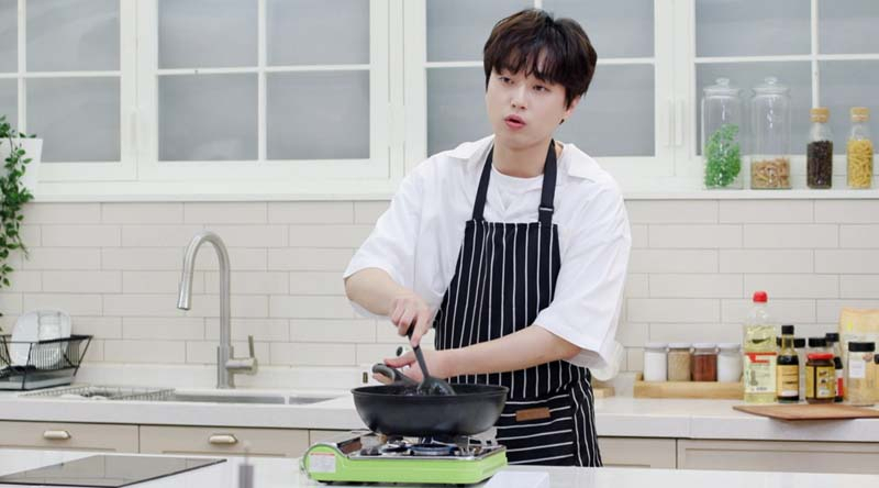 가수 이찬원의 ‘편스토랑’ 출연모습.[KBS2 제공]