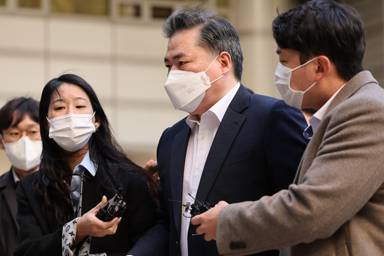 유동규 전 성남도시개발공사 본부장이 24일 오전 서울 서초동 서울중앙지법에서 열리는 대장동 개발 사업 로비·특혜 의혹 관련 속행 공판에 출석하고 있다. [연합]