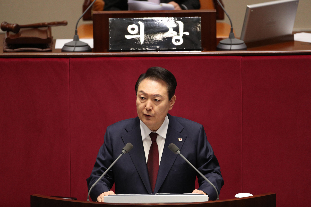 윤석열 대통령이 25일 오전 국회 본회의장에서 내년도 정부 예산안에 대한 시정연설을 하고 있다. [연합]