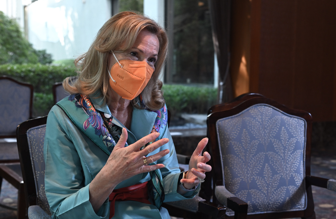 Dr. Deborah Birx, former US Special Representative for Global Health Diplomacy and White House Coronavirus Response Coordinator, speaks to The Korea Herald during an interview on Oct. 20 in Seoul. (Im Se-jun/The Korea Herald)