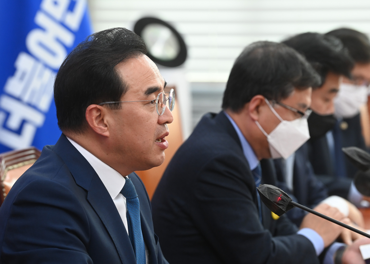더불어민주당 박홍근 원내대표가 27일 국회에서 열린 정책조정회의에서 발언하고 있다. 이상섭 기자.