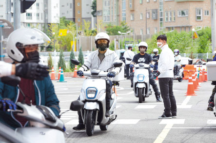 ‘배민라이더스쿨’ 실습 현장. [우아한형제들 제공]