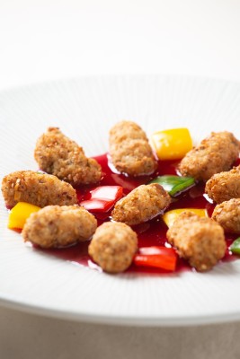 [Temple to Table] Fried lotus roots and nuts in omija sauce