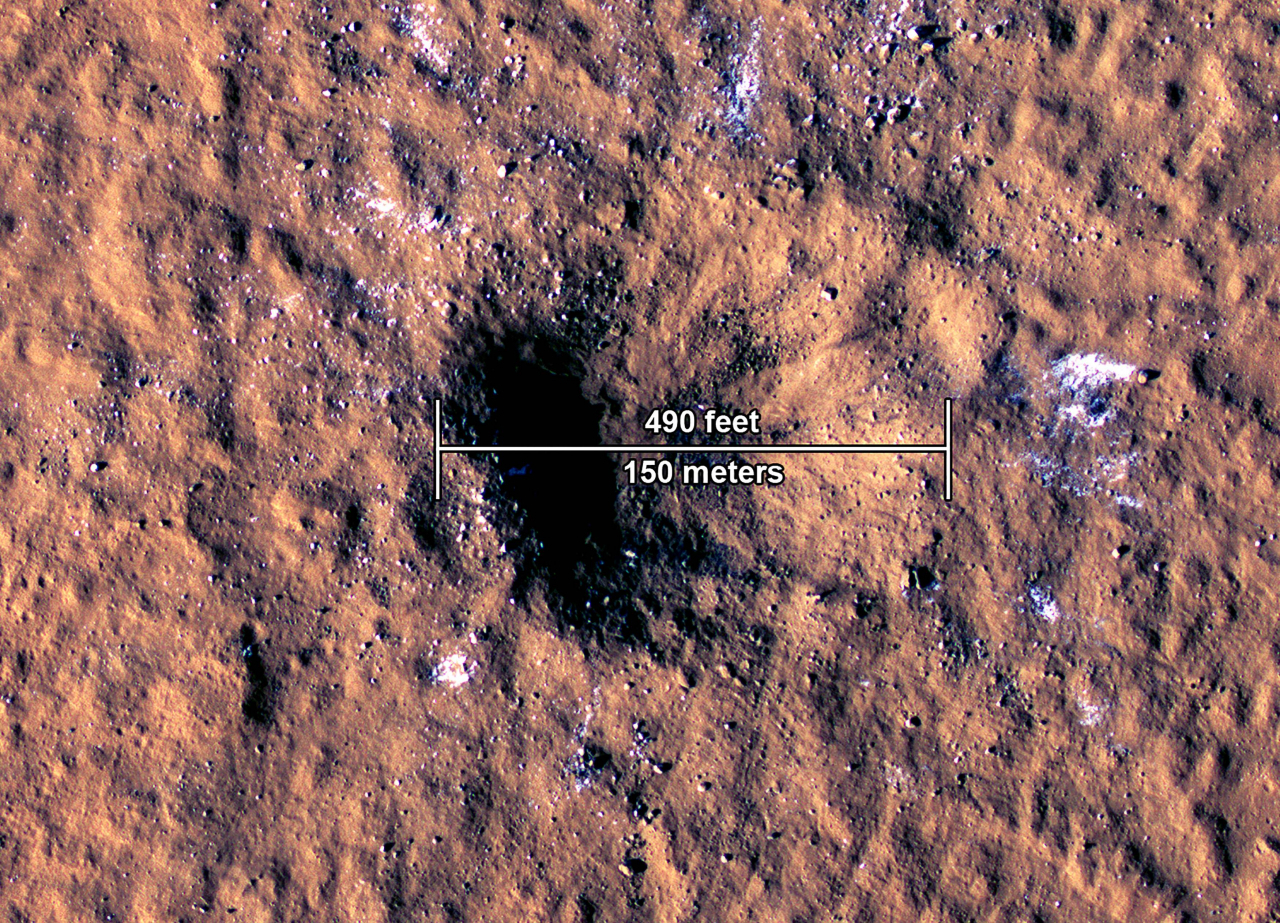 미국 항공우주국(NASA)이 지난해 크리스마스이브(12월 24일) 화성에서 발생한 운석 충돌로 아마조니스 플라니티아로 불리는 화성의 평원 지대 표면에 폭 150ｍ, 깊이 21ｍ의 대형 충돌구가 만들어졌다고 27일(현지시간) 밝혔다. 이 과정에서 바위 크기의 얼음덩어리가 발견됐고, 충돌로 발생한 지진파 분석을 통해 땅속 마그마의 존재도 확인됐다. [NASA]